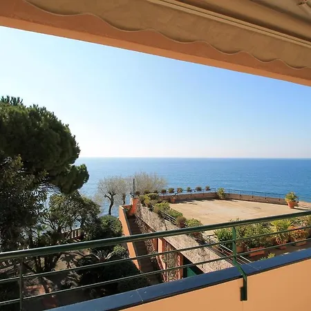 Apartment House La Scogliera